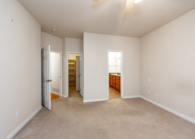 Building Photo - 5607 University Village View