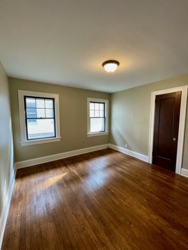 Building Photo - 356 18th St NW
