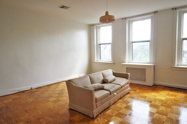 Building Photo - 1513 Bolton St