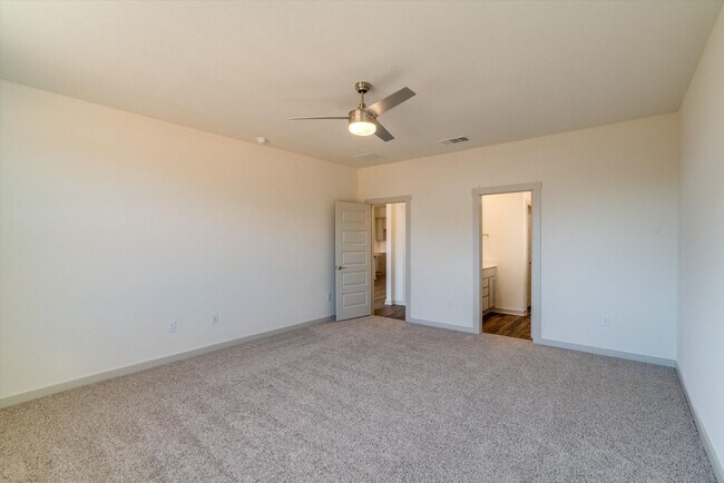 Building Photo - 200 Cupreata Ln