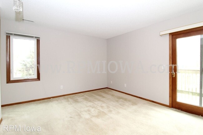 Building Photo - 9309 Sandler Dr