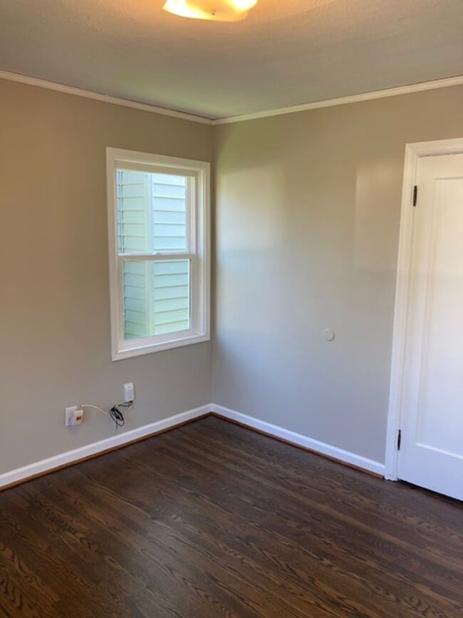 Building Photo - Updated North Tabor 2 Bedroom, 1 Bathroom ...