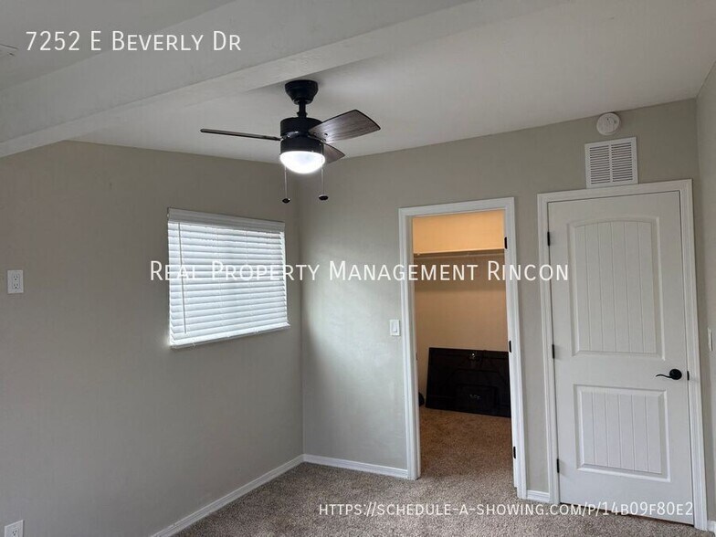 Building Photo - 7252 E Beverly Dr