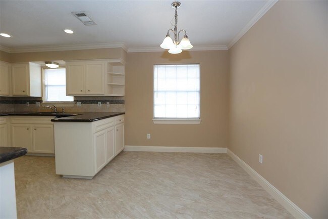 Building Photo - 5914 Arboles Dr