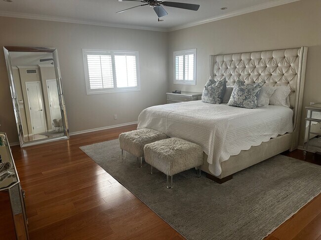 Building Photo - 425 11th St