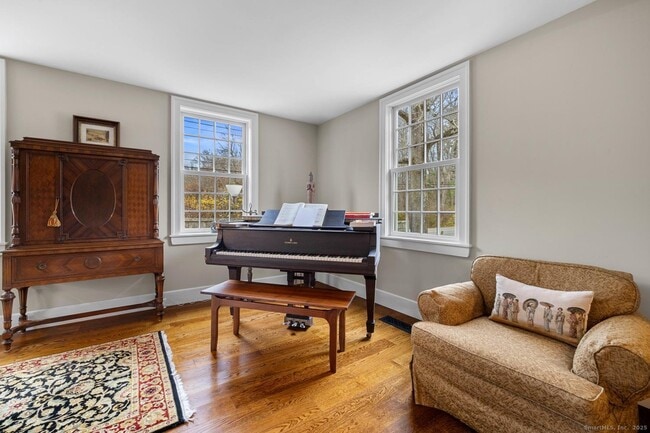 Building Photo - 138 School House Rd