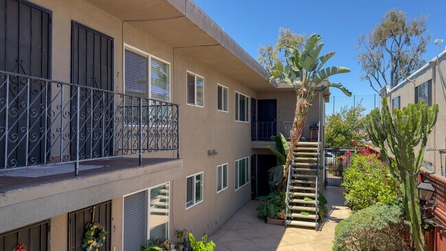 Building Photo - 4085 Idaho St