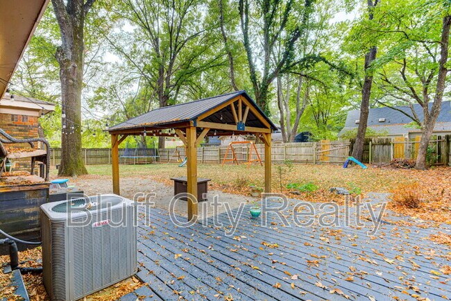 Building Photo - 6878 Kingham Cove