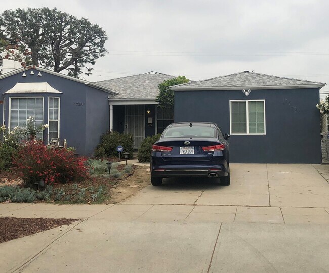 Front of property - 1740 Preuss Rd