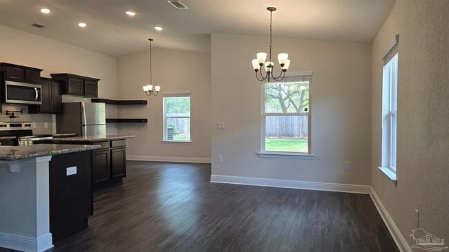 Building Photo - 5157 Peach Dr
