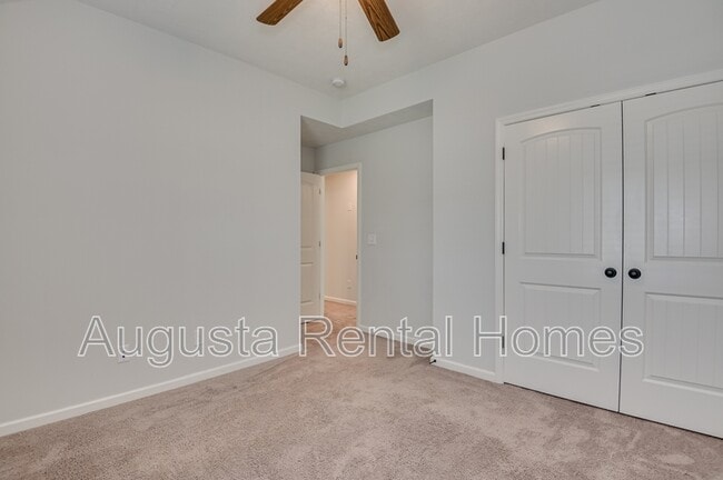 Building Photo - 638 Jensen Ln