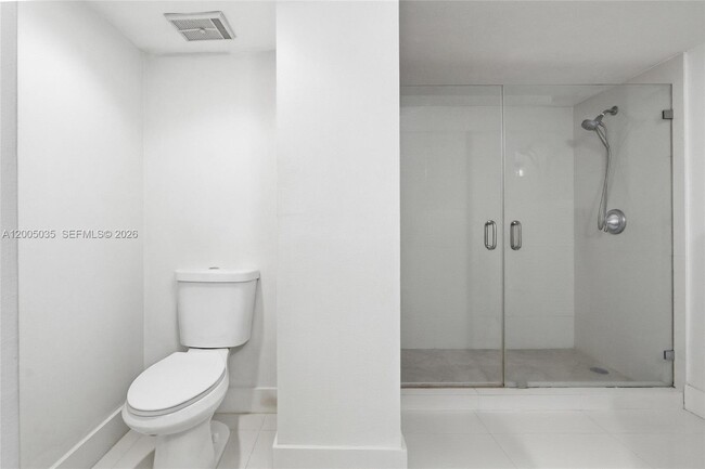 Building Photo - 19195 Mystic Pointe Dr