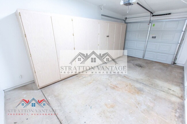 Building Photo - 2929 E Broadway Rd