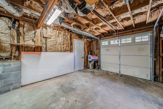 Building Photo - 4734 N Springs Rd NW