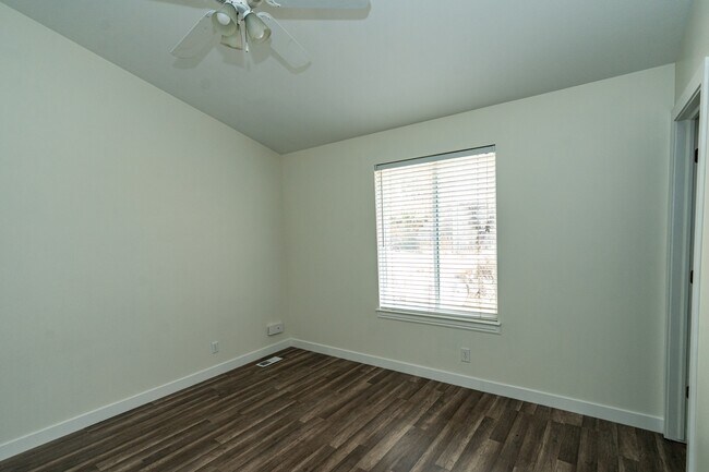 Building Photo - 358 Steep Mountain Dr