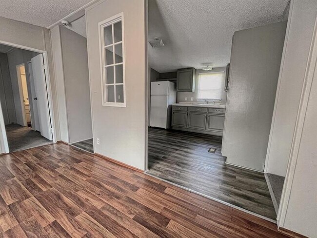 Building Photo - 4636 Rainbow Ln