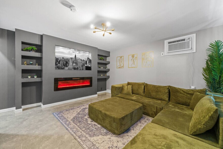 Primary Photo - 529 Ave E