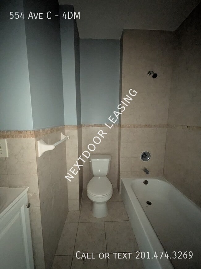 Building Photo - 554 Avenue C