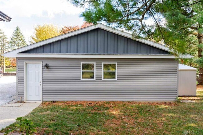 Building Photo - 679 Lakengren Dr