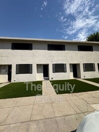 Building Photo - 404 N West St