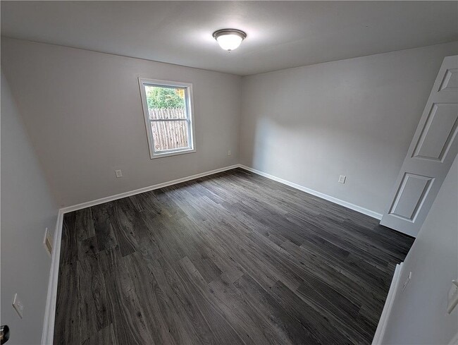 Building Photo - 82 Cragg Rd