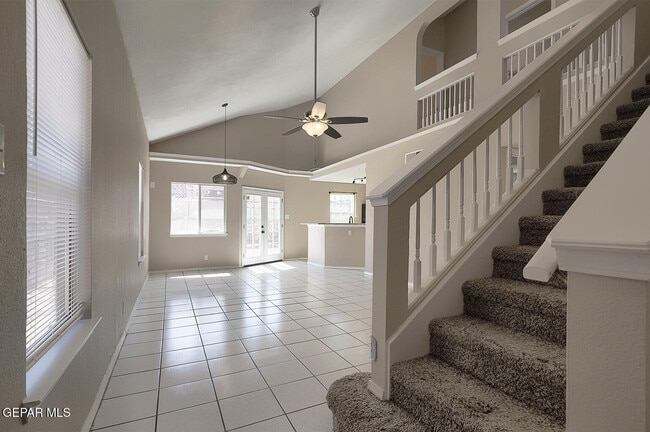 Building Photo - 12110 Sal Rasura Ct