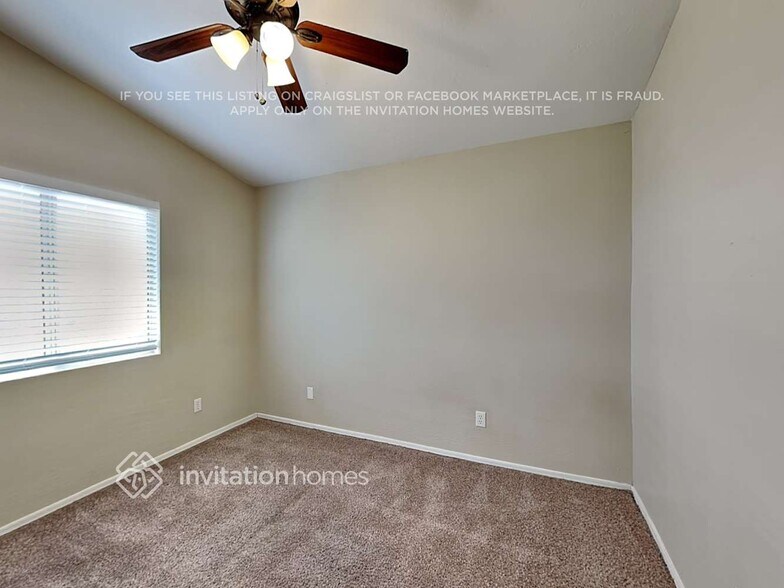 Building Photo - 8802 E University Dr