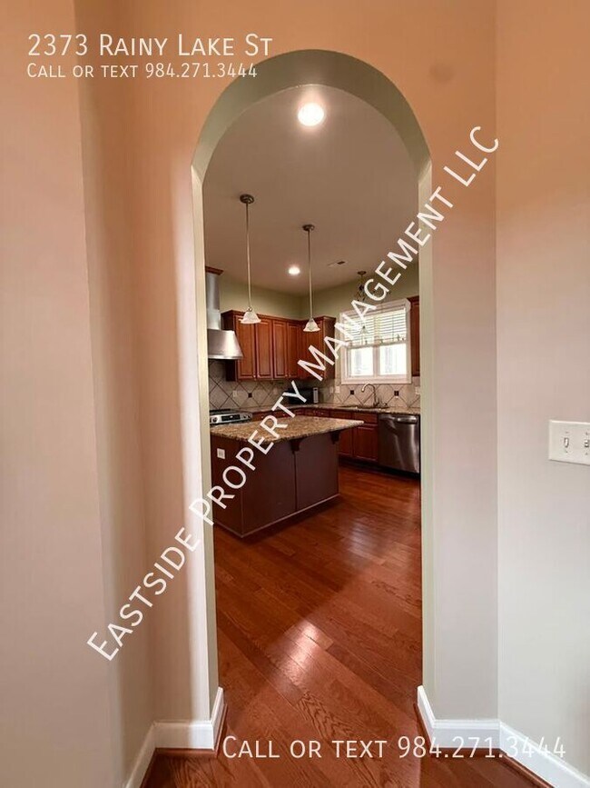 Building Photo - 2373 Rainy Lake St