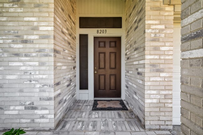 Building Photo - 8203 Paddington Pl Dr