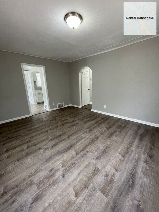 Building Photo - Newly Renovated 3-Bedroom Bungalow