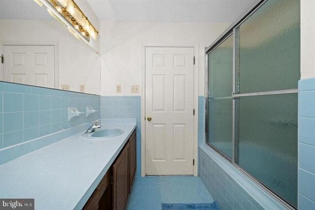 Building Photo - 253 Peoples Way