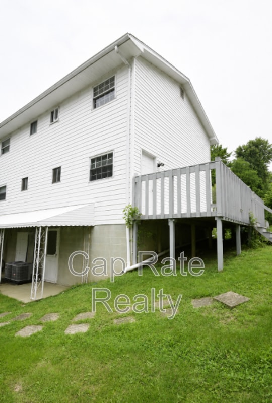 Building Photo - 1226 Parkview Dr