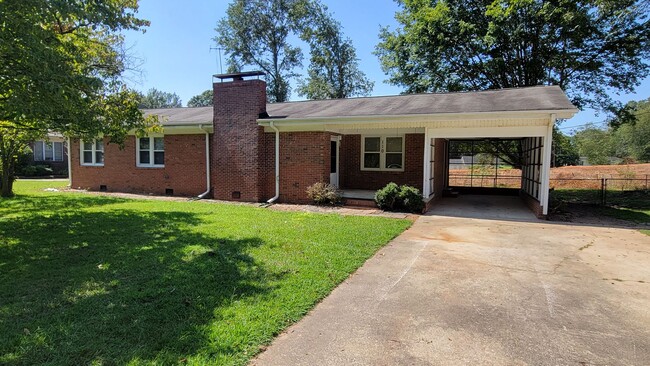 Primary Photo - 3 Bed, 1.5 Bath Home Available in Marietta