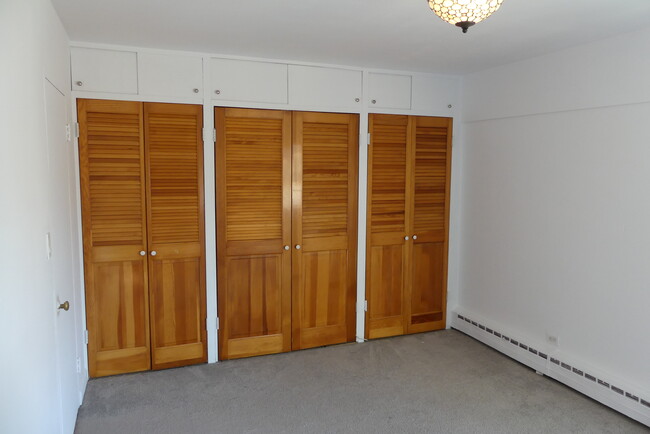 Building Photo - 4970 N Marine Dr