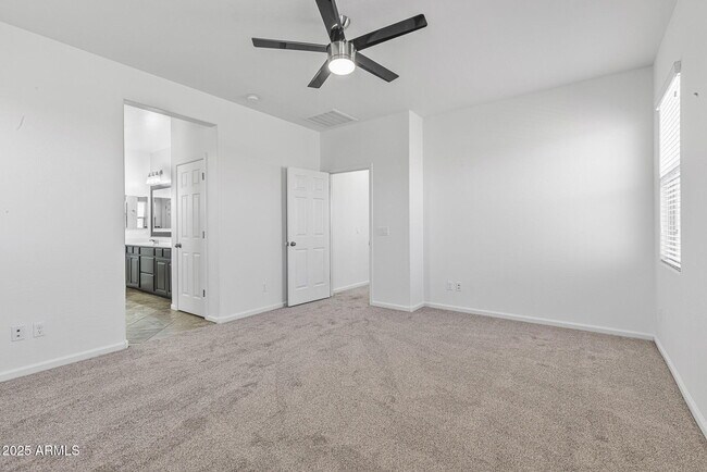Building Photo - 3263 S Miller Dr