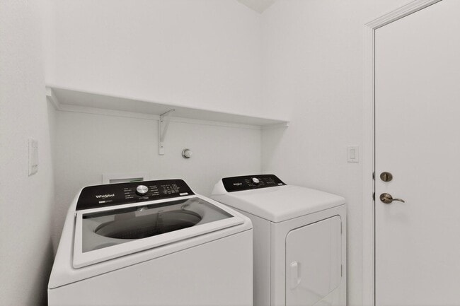 Building Photo - 308 Prism Ave SW
