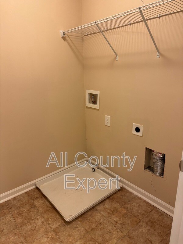 Building Photo - 187 Townview Dr