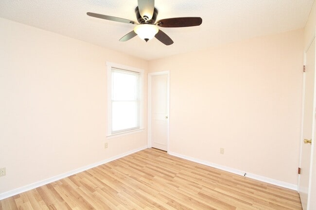 Building Photo - Milton Home with Modern Kitchen, Open Livi...