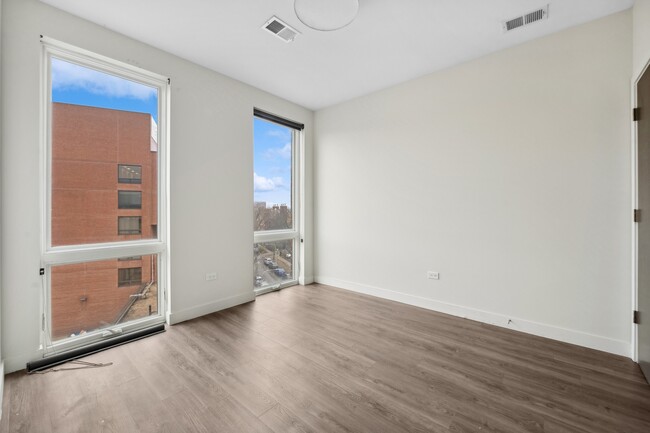 Building Photo - 4027 N Broadway