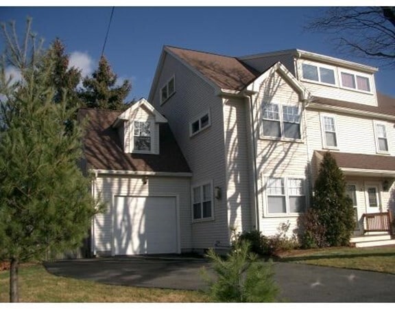 Building Photo - 6 Adams St