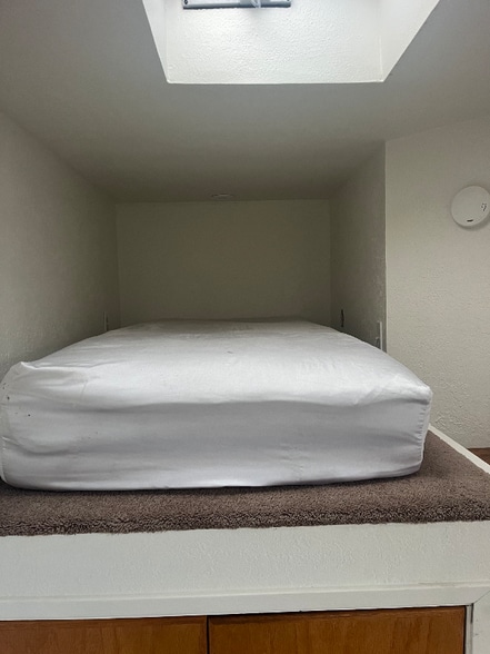 Building Photo - 2091 Sierra Way