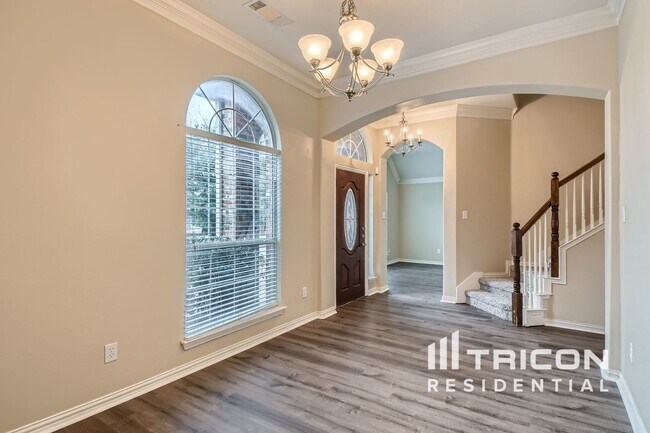 Building Photo - 7814 Longbow Ln