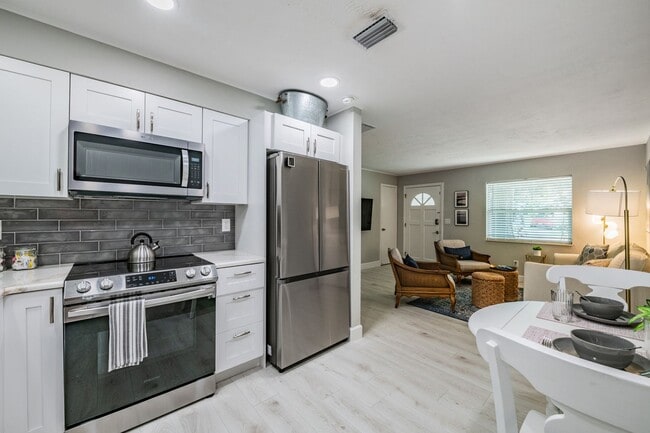 Building Photo - 1158 7th St S