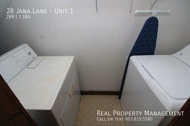 Building Photo - 28 Jana Ln