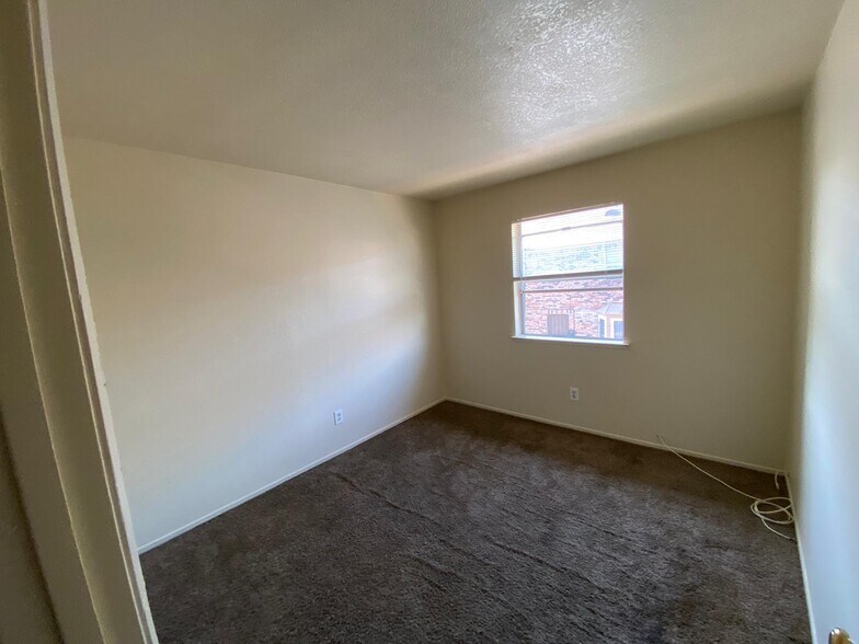 Building Photo - 4223 Weymouth Ln