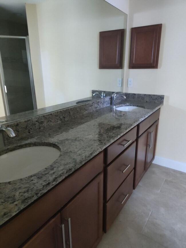 Building Photo - Spacious 4BR/2BA Home in Oaks at Ocala Cro...