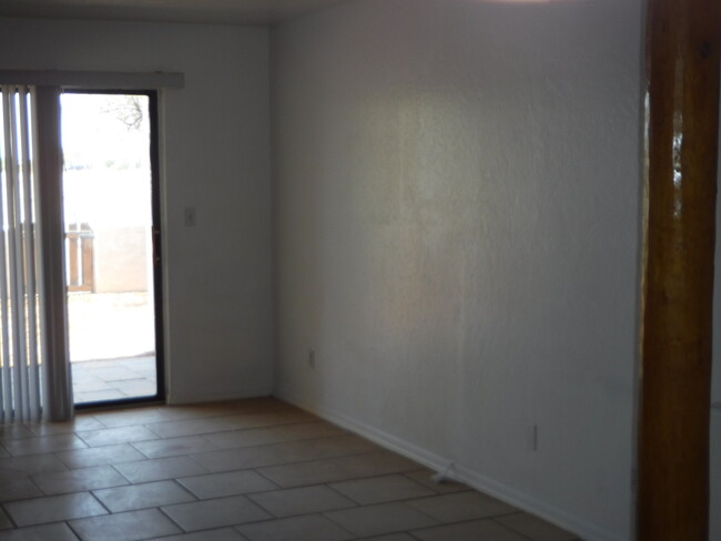 Building Photo - Quaint 2bdrm-2ba in Arizona City