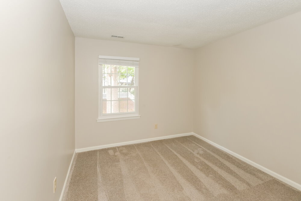 Building Photo - 2108 David Earl Dr