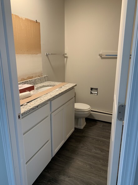 New bathroom - 173 Mills St