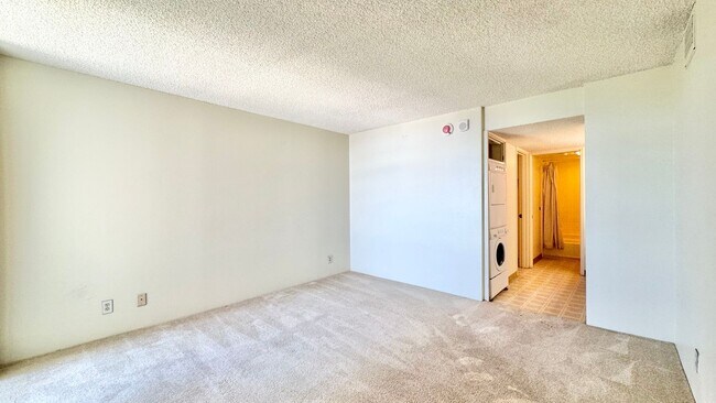 Building Photo - Available NOW - Highly Desired 2 BED 2 BAT...